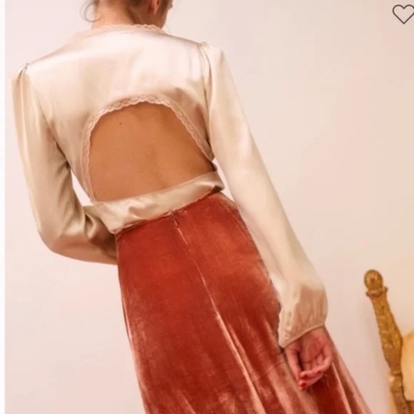 Reformation Rosen Silk Victorian V-Neck Open Back Blouse Buttons size 8 - Picture 4 of 15